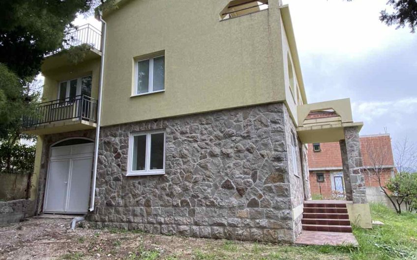 Big family house in Šušanj, 250 m²