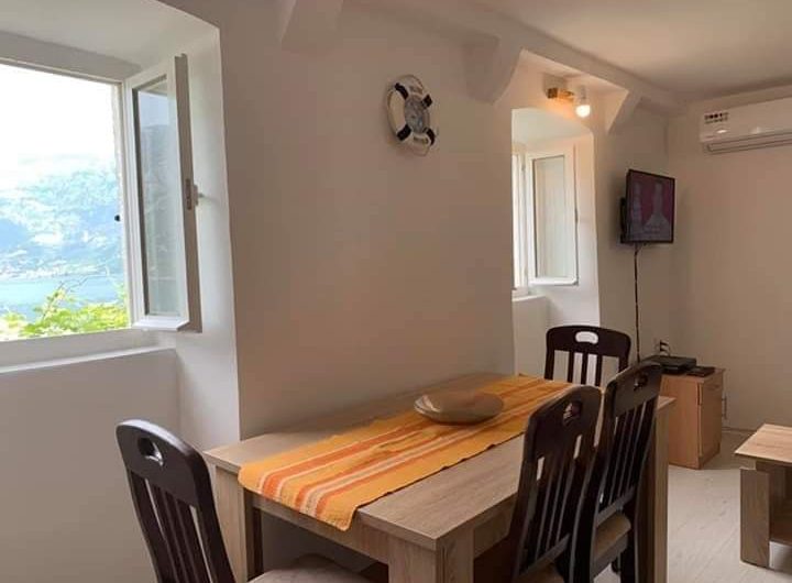 Apartment house on first sea line in Kostanjica, 300 m²