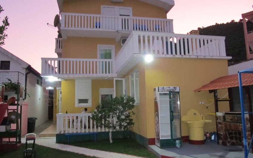 Three-storey house in Đuričine vode, 220 m²