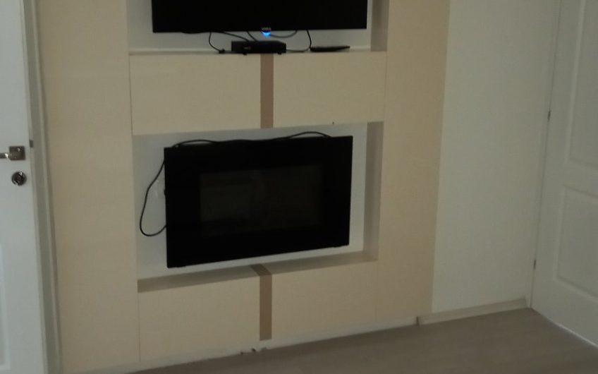Two-storey house with roof terrace in Sutomore, 220 m²