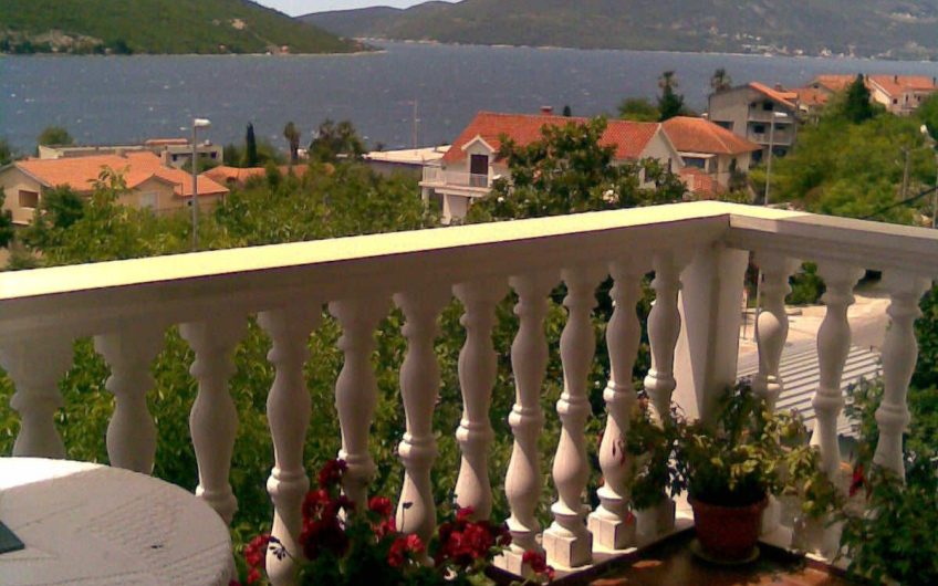 Two-storey house with seaview in Kumbor, 210 m²