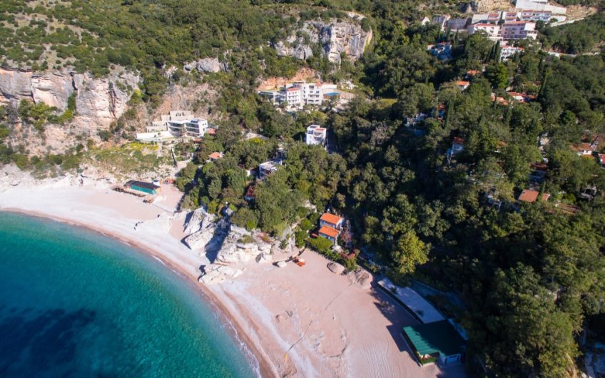 Exclusive medditerranean stone house near sea in Perazića Do, 120 m²