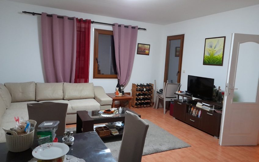 Modest family house with big lot in Buljarica, 80 m²