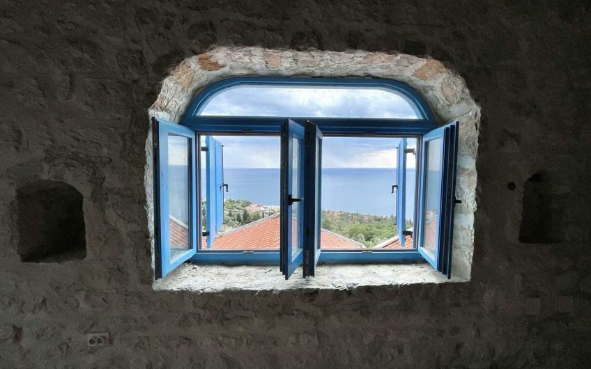 Two mediterranean stone two-storey houses with seaview in Reževići, 95 m²