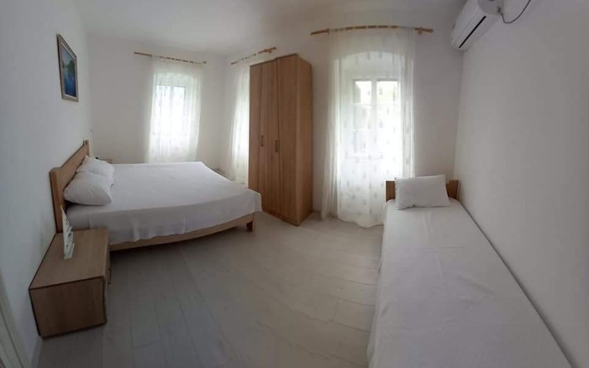 Apartment house on first sea line in Kostanjica, 300 m²