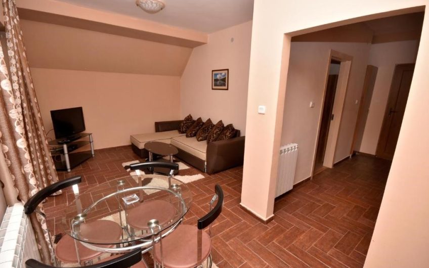 Three-storey appartment house in Motički Gaj, 400 m²