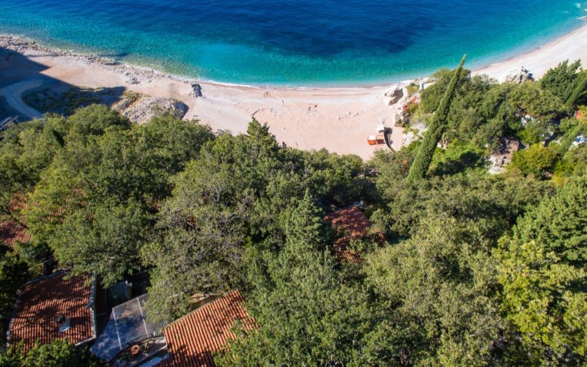 Exclusive medditerranean stone house near sea in Perazića Do, 120 m²