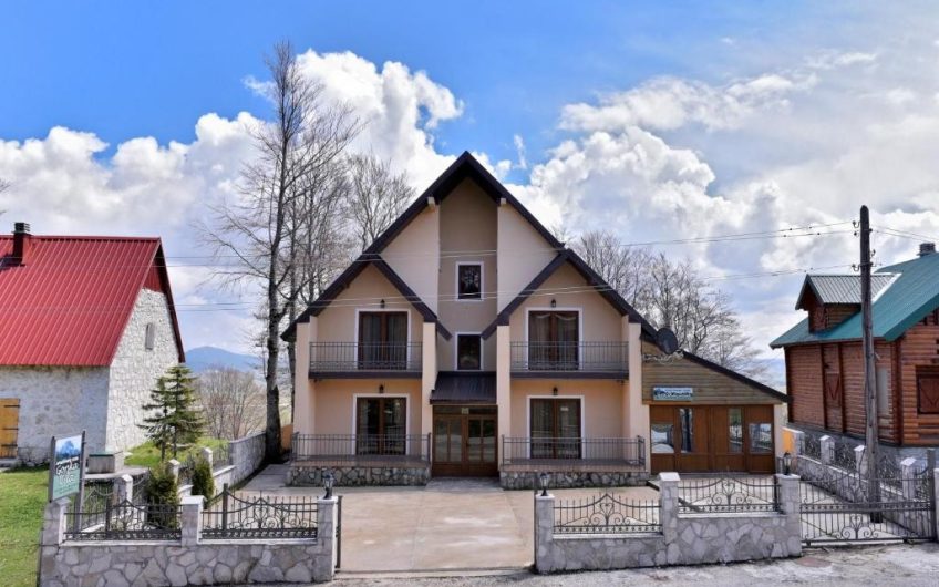 Three-storey appartment house in Motički Gaj, 400 m²