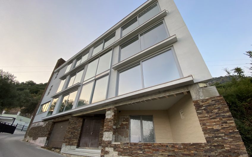 Large unfinished four-storey house near monastery of Maine in Budva, 407 m²