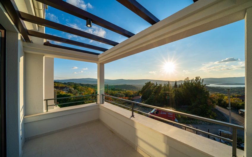 Villa in Kavač, 185 m²