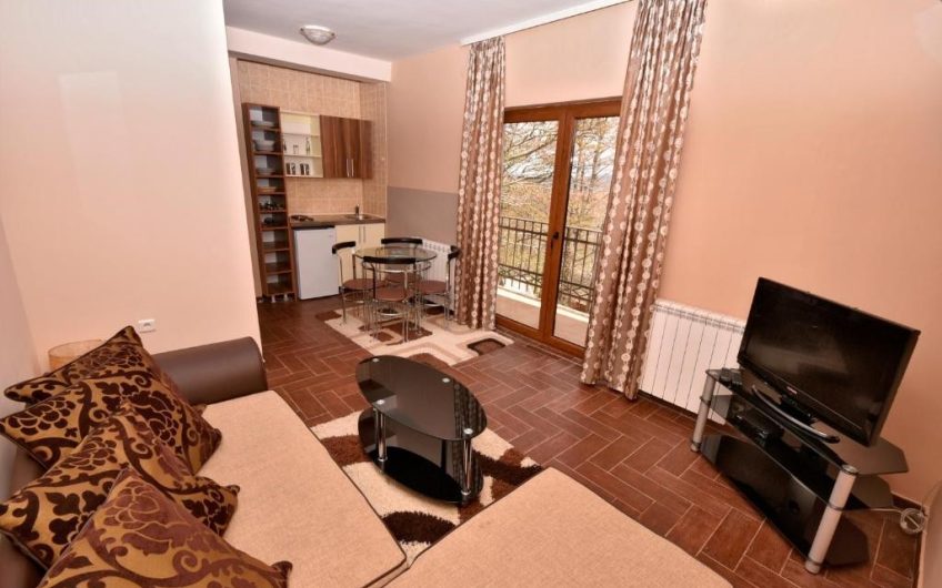 Three-storey appartment house in Motički Gaj, 400 m²