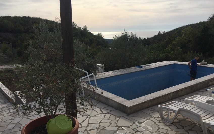 Two houses in Bigova, 133 m²
