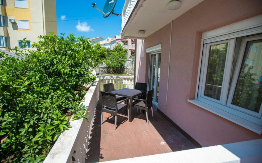 Half of duplex house in Lazi, 140 m²
