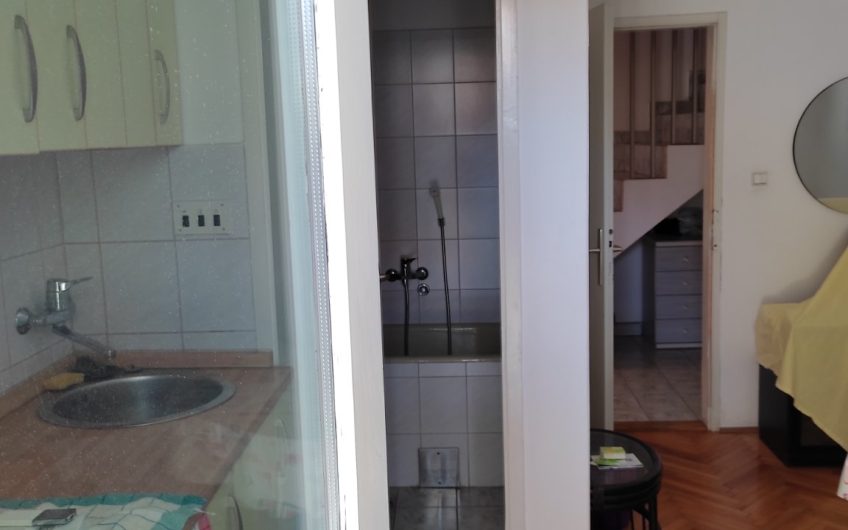 Large three-storey house in center of Budva, 300 m²