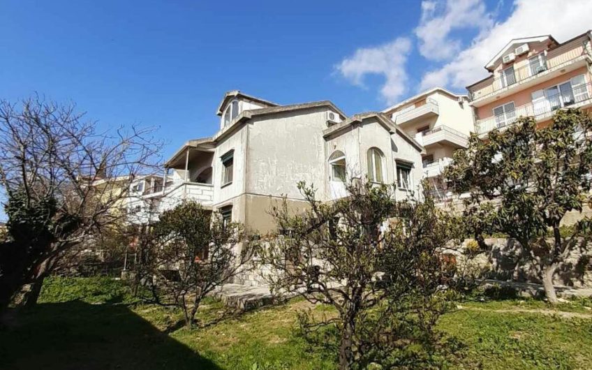 Two-storey house with seaview in Topla, 228 m²