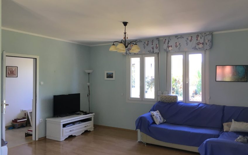 Modest house in Zelenika, 70 m²
