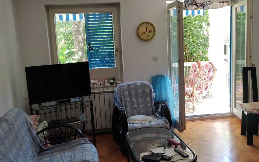 Large three-storey house in center of Budva, 300 m²