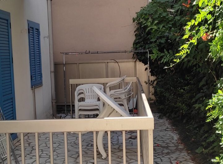 Large three-storey house in center of Budva, 300 m²