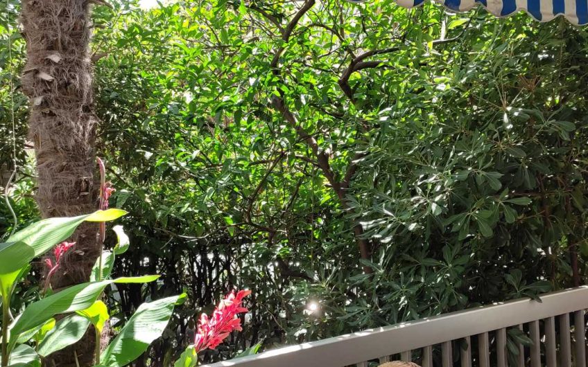 Large three-storey house in center of Budva, 300 m²