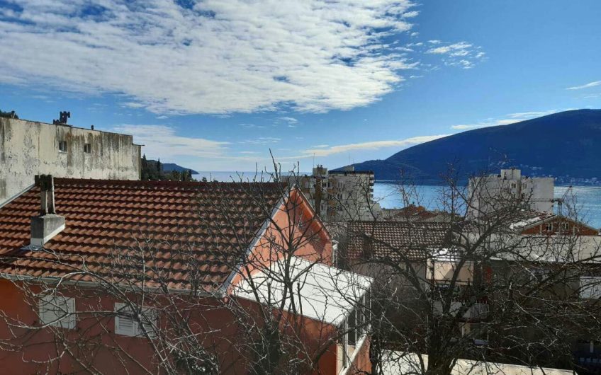 Two-storey house with seaview in Topla, 228 m²