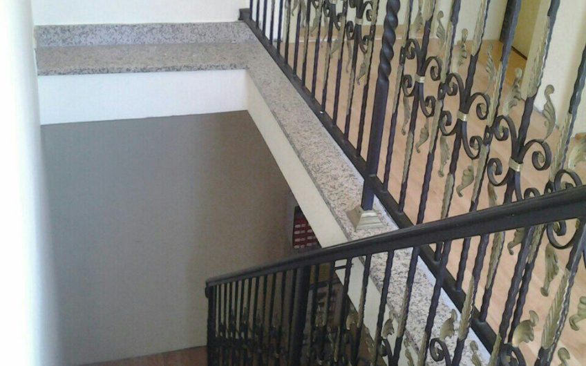 Two-storey house near sea in Igalo, 244 m²