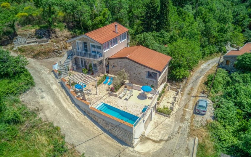 Two houses and appartment in Buljarica, 407 m²