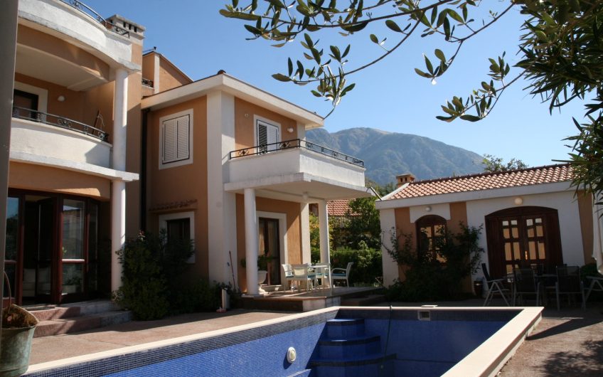 Сontemporary villa with seaview in Kavač, 450 m²