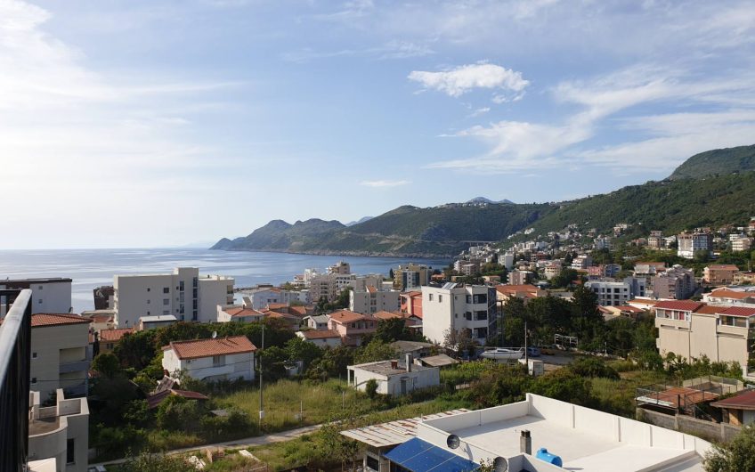 New three-storey residential building in Dobra Voda, 382 m²