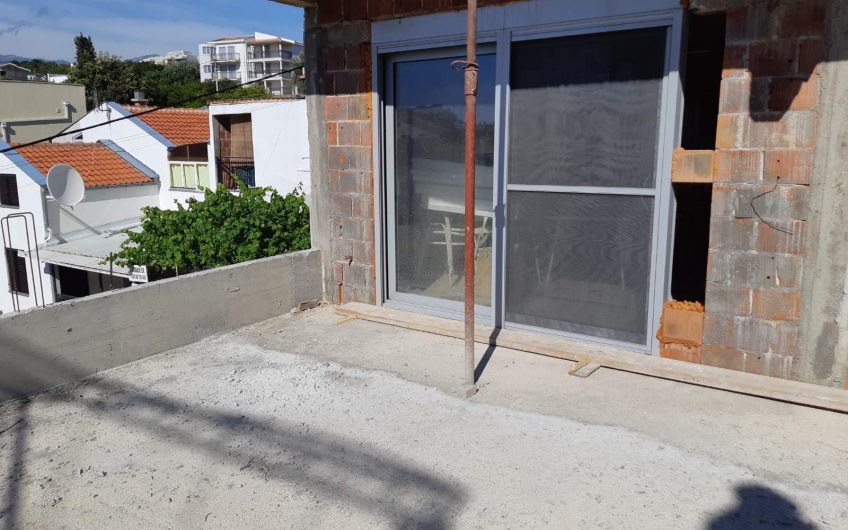 Three-storey unfinshed house near sea in Hladna Uvala