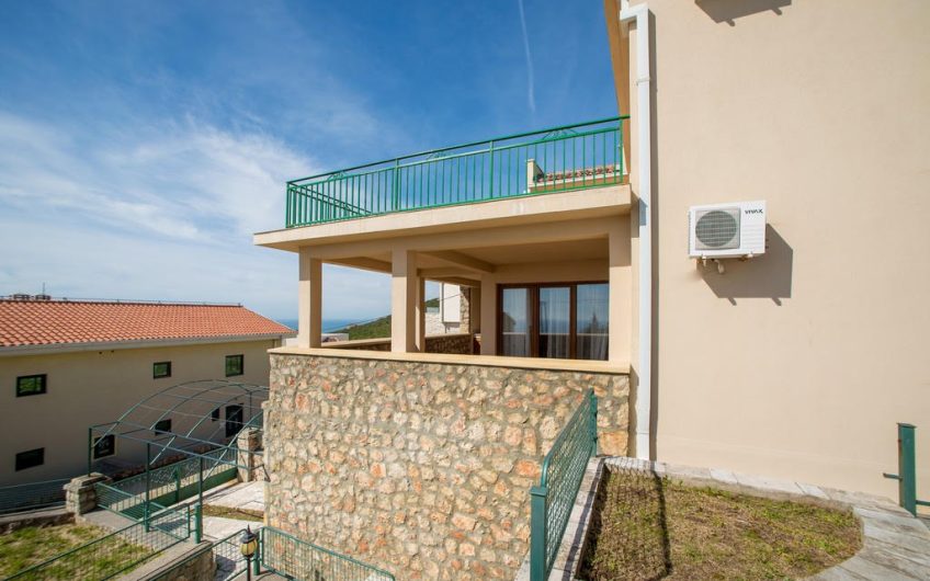 Two luxury villas with seaview and pool in Krimovica, 178 m²