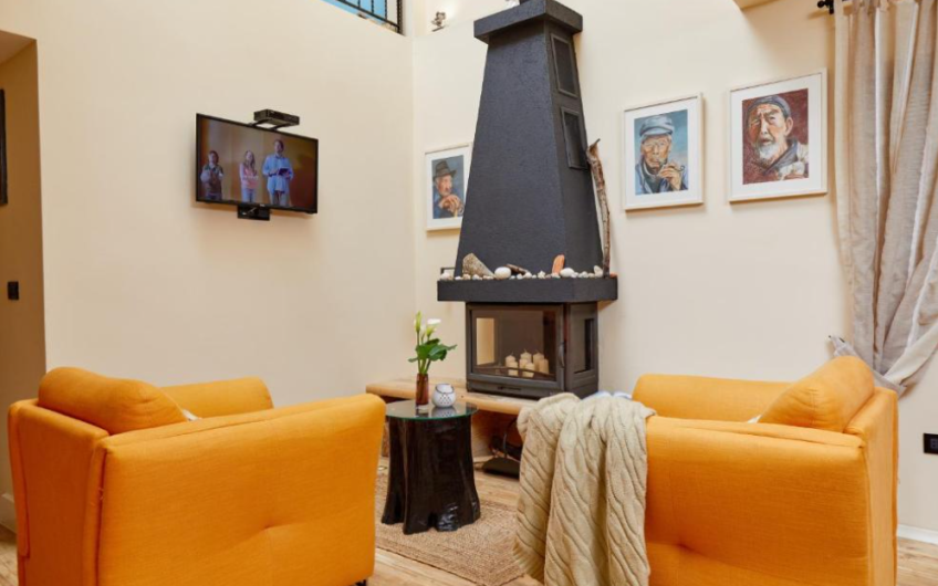 Luxury three-storey villa in Bigova, 266 m²
