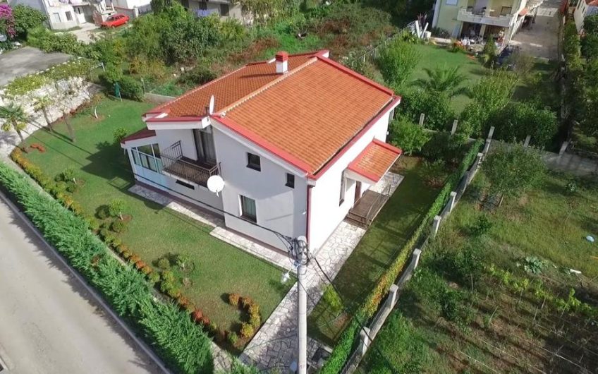 Beautiful house in Bjeliši, 200 m²