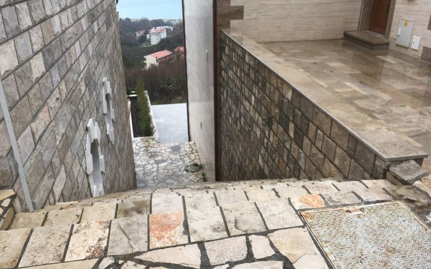 New three-level villa with seaview in Ivanovići, 282 m²