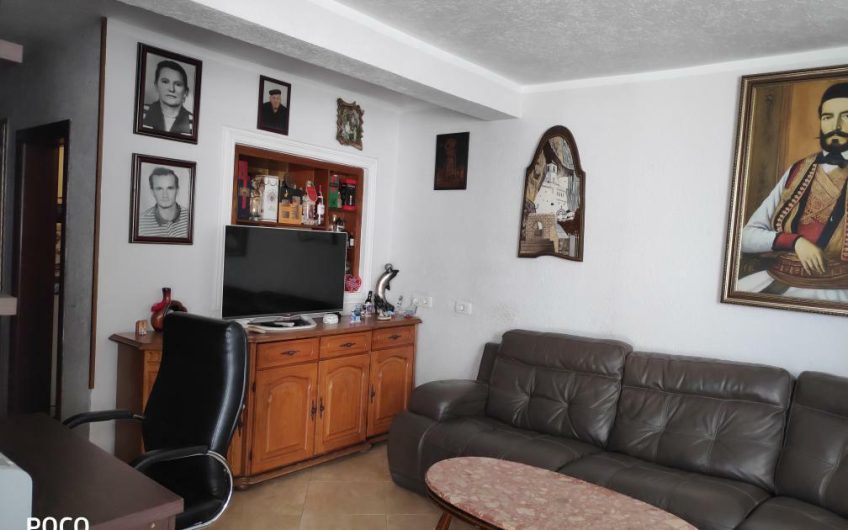 House near center of Sutomore, 108 m²