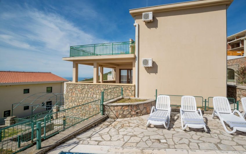 Two luxury villas with seaview and pool in Krimovica, 178 m²