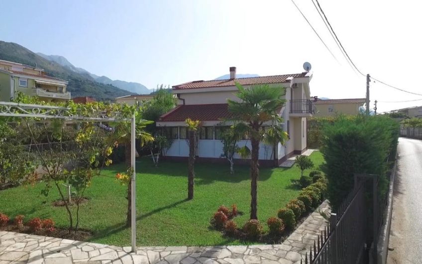 Beautiful house in Bjeliši, 200 m²