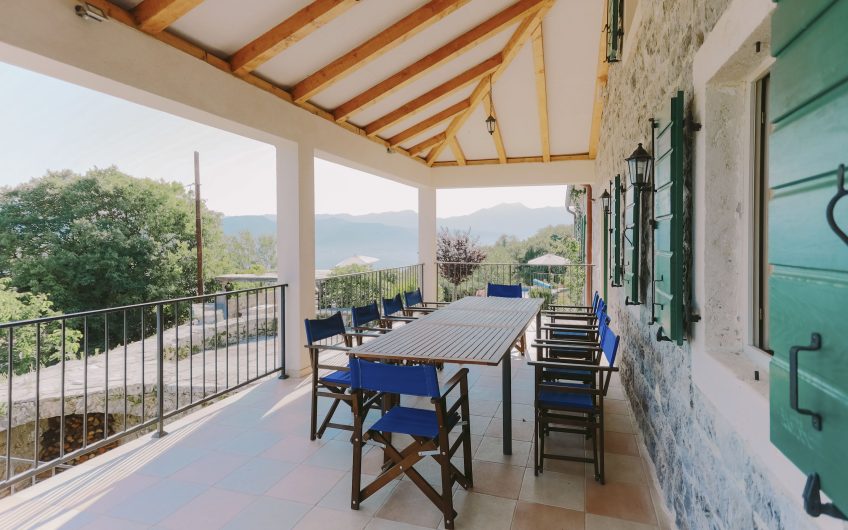 Villa with spectacular plot and seaview in Zabrđe, 247 m²