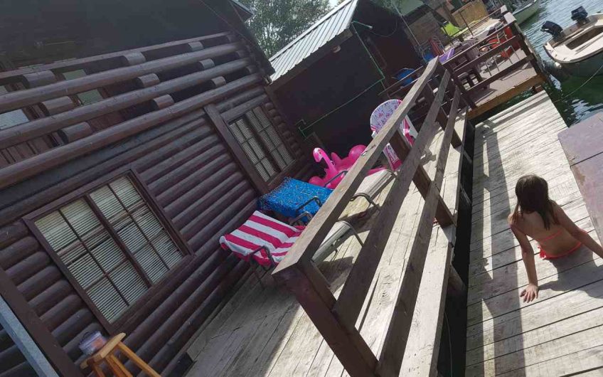 Two-storey wooden cottage on river in Ada Bojana, 110 m²