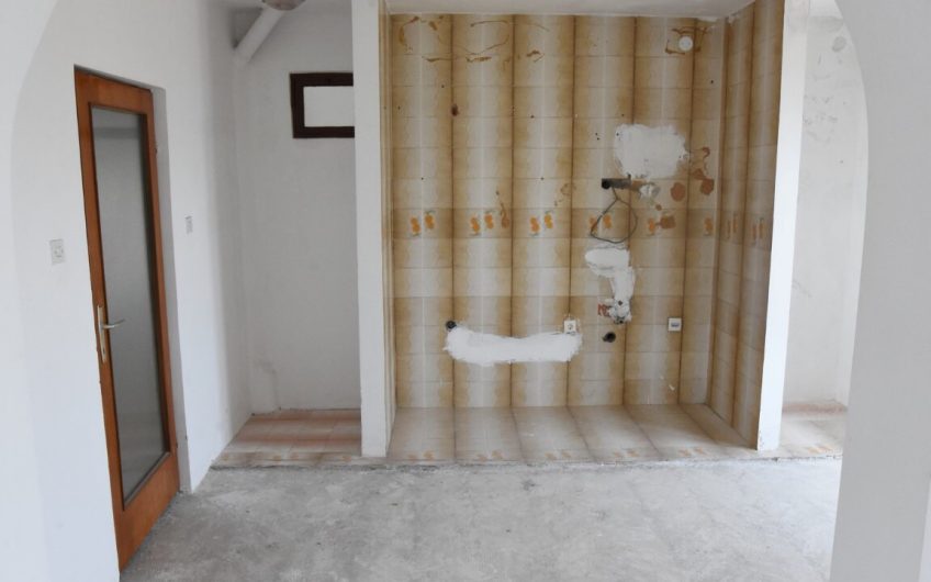 Five-storey villa with seaview in Sušćepan, 514 m²