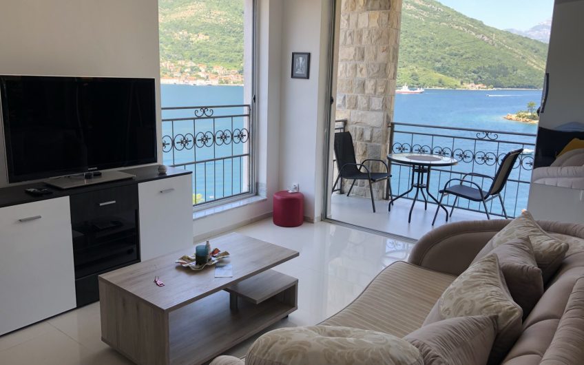 Luxurious two-room apartment with panoramic seaview in Lepetane, 87 m²
