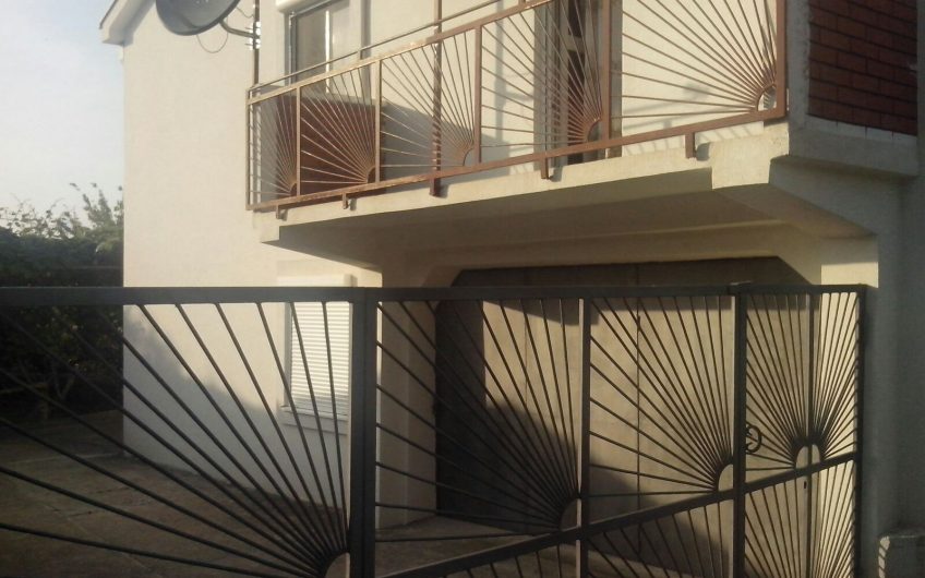 Large house in Polje, 400 m²