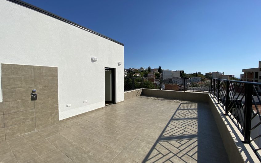 New three-storey residential building in Dobra Voda, 382 m²