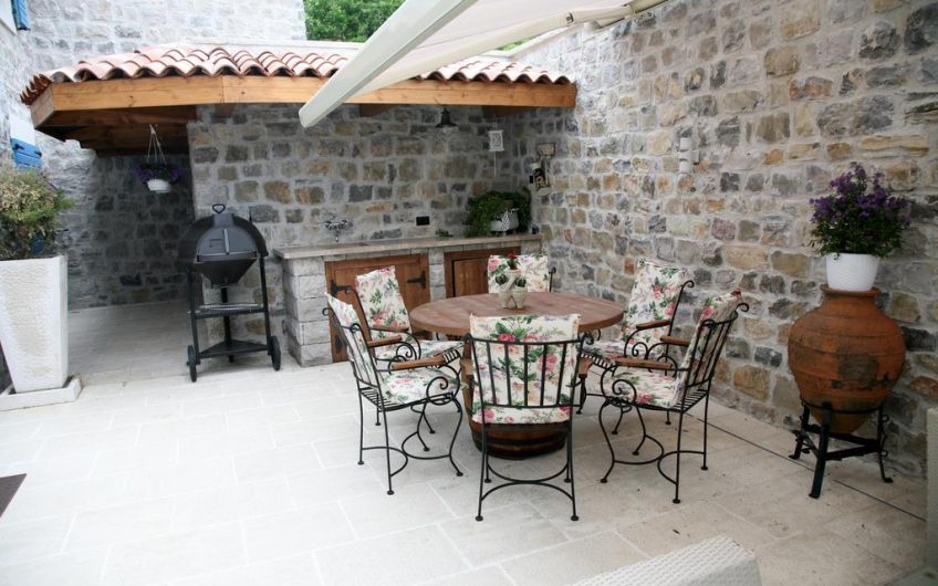 Four star villa in Tivat with own beach, 120 m²