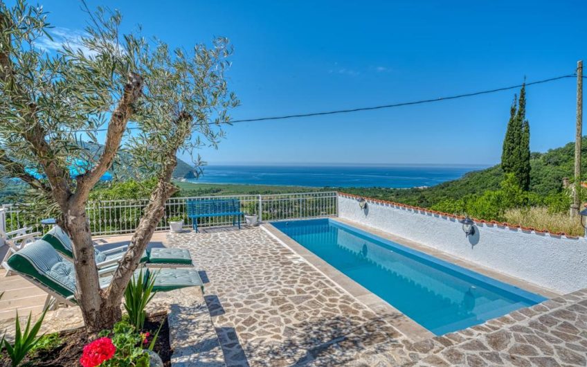 Two houses and appartment in Buljarica, 407 m²