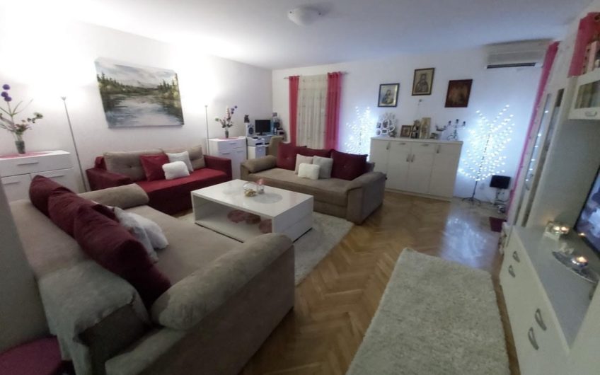 Two-storey house with large terraces in Budva, 238 m²