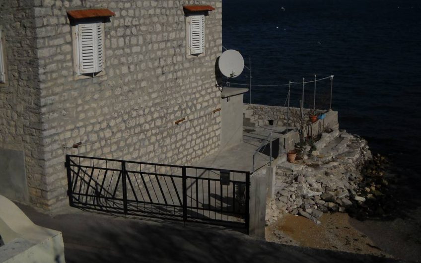 Old stone house on the beach in Prčanj, 100 m²