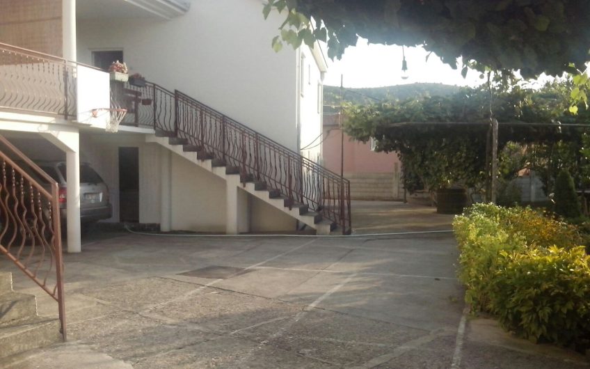 Large house in Polje, 400 m²