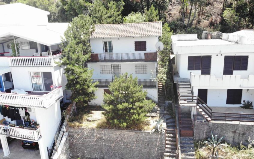 Two-storey house with seaview near beach in Hladna Uvala