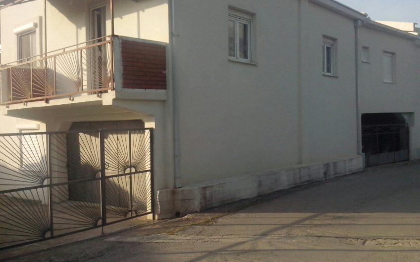 Large house in Polje, 400 m²