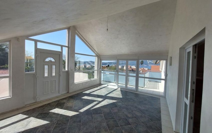 House in Učuri, 263 m²